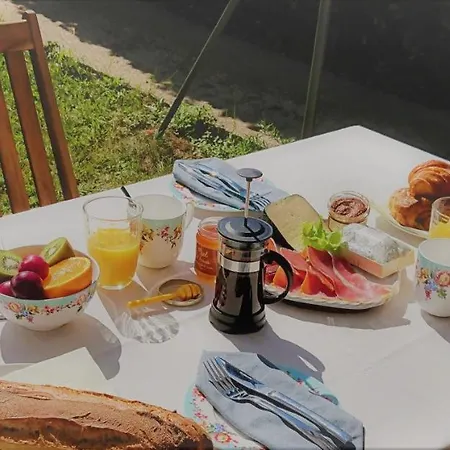 Fleurs De Cosmos Bed & Breakfast *