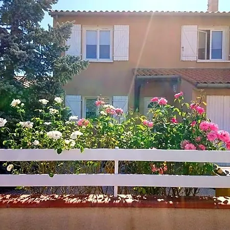 Bed and Breakfast Fleurs De Cosmos, Lumineuse Climatisee 3*