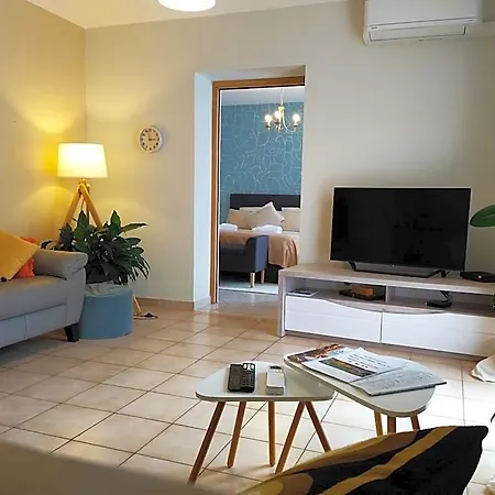 Fleurs De Cosmos, Lumineuse Climatisee Bed and Breakfast 3*