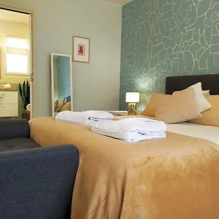 Bed and Breakfast Fleurs De Cosmos, Lumineuse Climatisee 3*